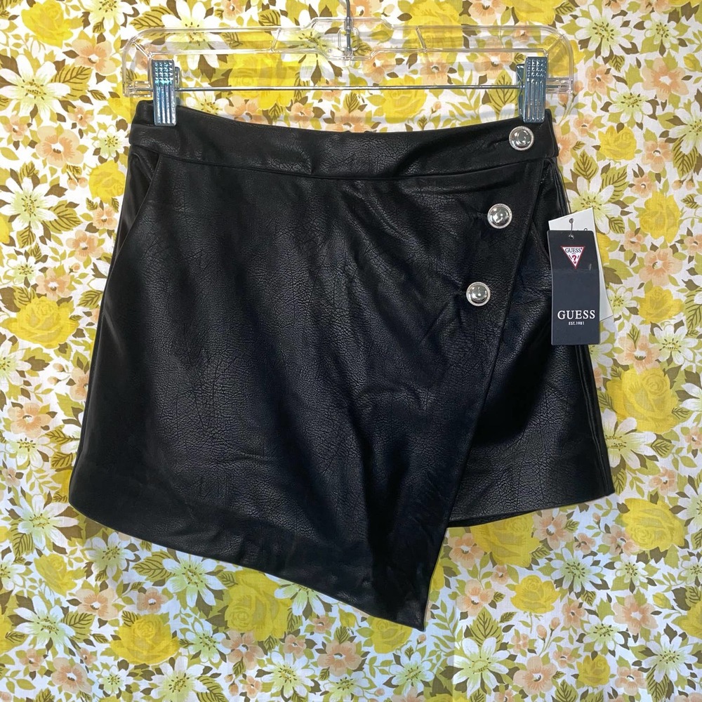 Women’s Guess NWT Pleather Skort